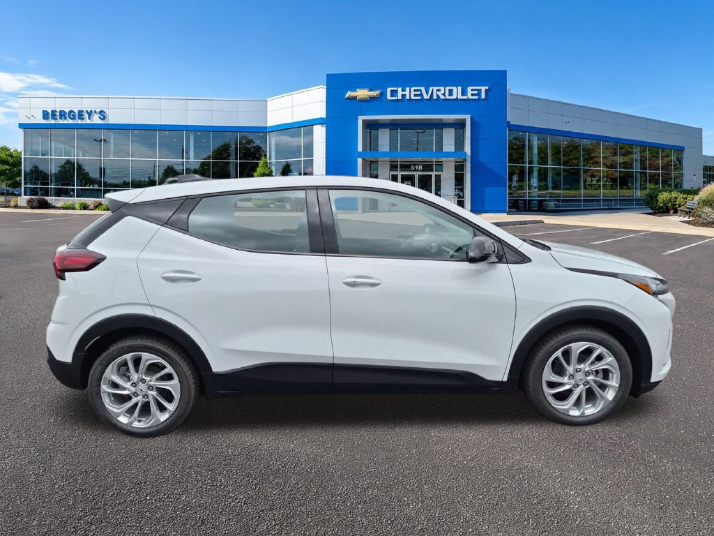 New 2027 Chevrolet Bolt LT w/ Comfort Package FWD image 5