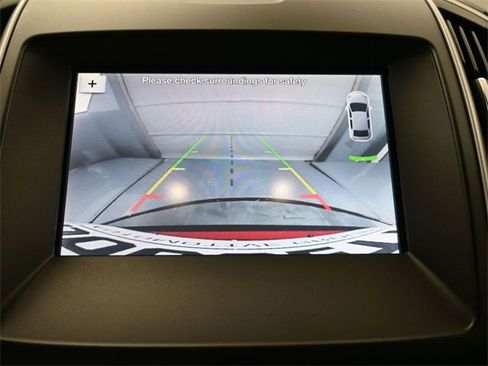 Used 2019 Ford Edge SEL w/ Equipment Group 201A image 6