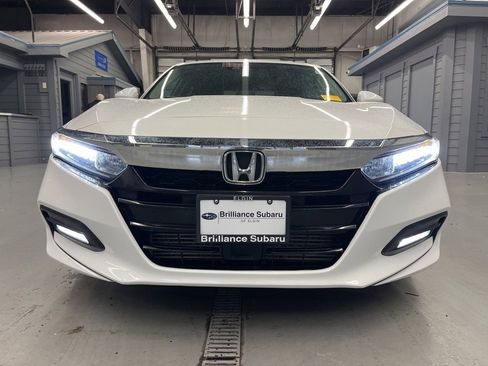 Used 2018 Honda Accord EX image 2