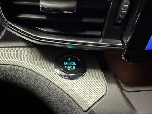 Certified 2020 Ford Explorer XLT w/ Equipment Group 202A image 20