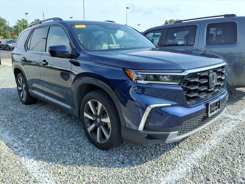 Certified 2025 Honda Pilot Touring image 14