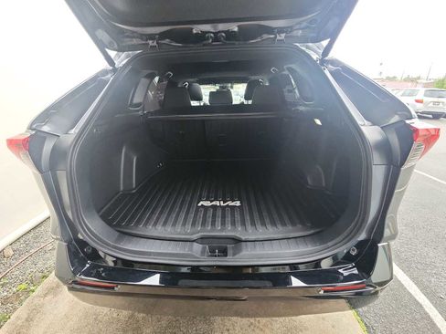 Used 2024 Toyota RAV4 SE image 25