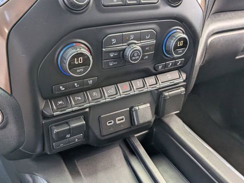 Used 2021 Chevrolet Silverado 1500 High Country w/ Technology Package AWD/4WD image 21