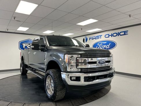 Used 2017 Ford F350 Lariat w/ Lariat Ultimate Package image 16