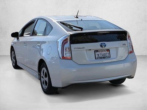 Used 2015 Toyota Prius Four image 7
