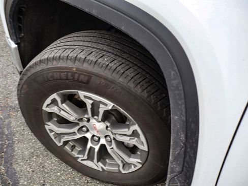 Certified 2025 GMC Sierra 1500 SLT image 41