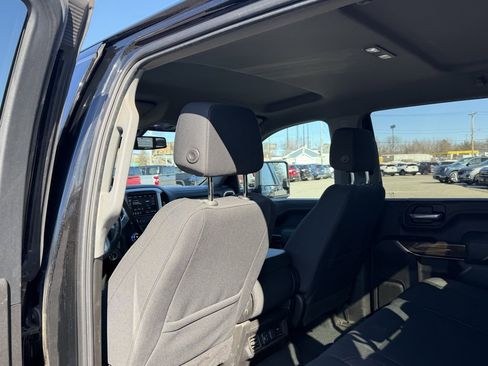 Used 2021 GMC Sierra 2500 SLE w/ SLE Value Package; image 10