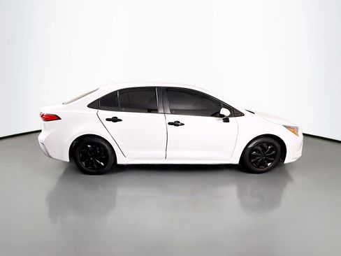 Used 2021 Toyota Corolla L FWD image 11