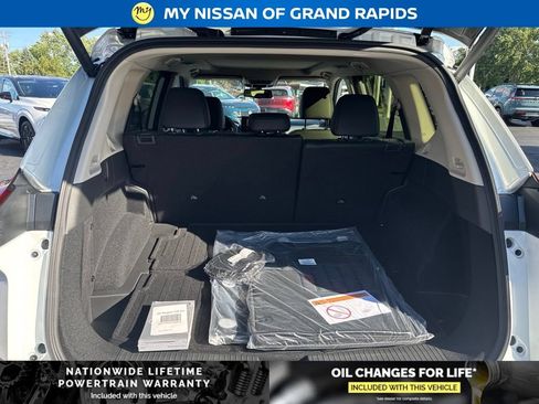New 2026 Nissan Rogue Platinum AWD/4WD image 9