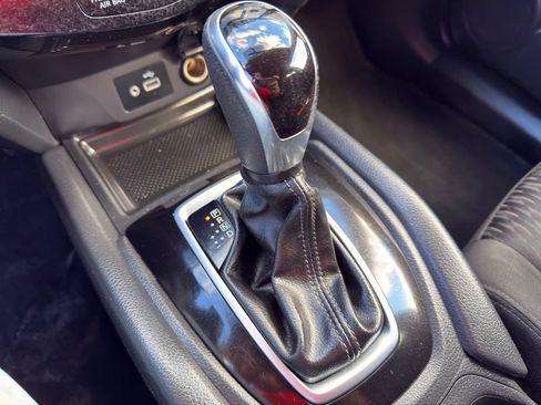 Used 2018 Nissan Rogue SV w/ Premium Package AWD/4WD image 38