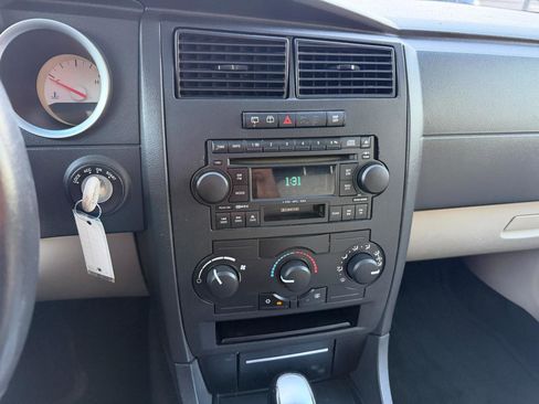 Used 2005 Dodge Magnum R/T RWD image 25