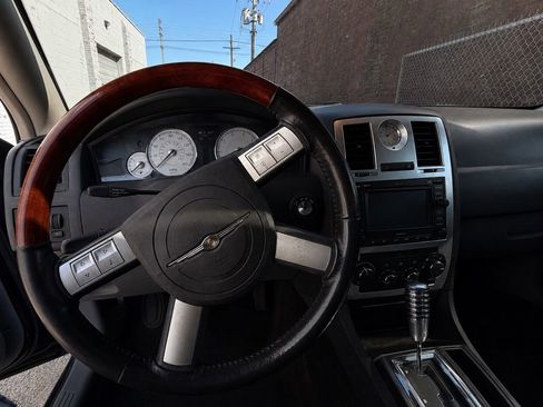 Used 2005 Chrysler 300 C w/ Navigation & Sound Group II RWD image 9