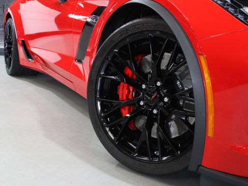 Used 2016 Chevrolet Corvette Z06 w/ 3LZ Preferred Equipment Group image 21