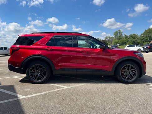 Used 2025 Ford Explorer ST w/ Sun And Sound Package AWD/4WD image 8
