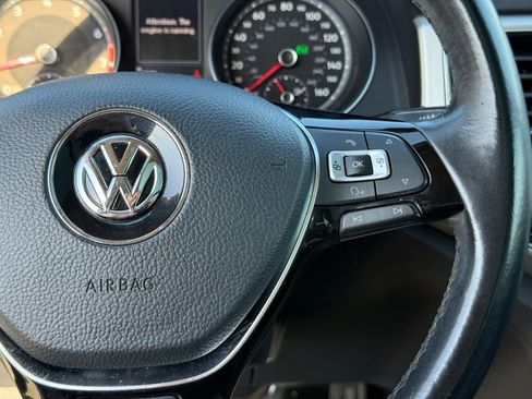 Used 2018 Volkswagen Atlas SEL w/ R-Line Package AWD/4WD image 16