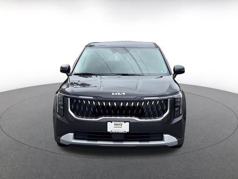 Used 2026 Kia Carnival FWD image 4