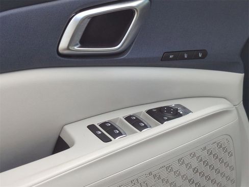 Certified 2026 Kia Carnival EX image 22