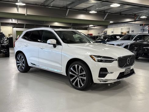 Certified 2023 Volvo XC60 B5 Ultimate w/ Climate Package AWD/4WD image 1
