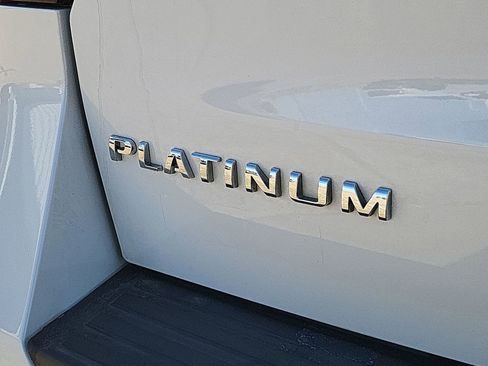 Used 2023 Ford Expedition Platinum image 34