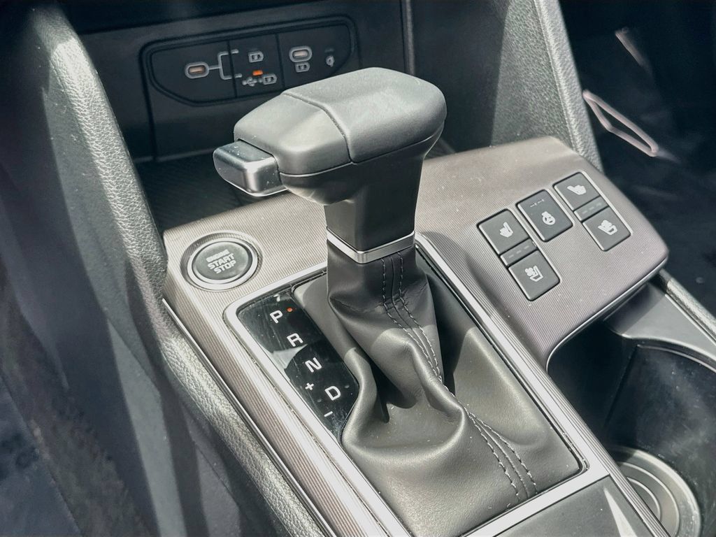Certified 2026 Kia Sportage SX AWD/4WD image 17