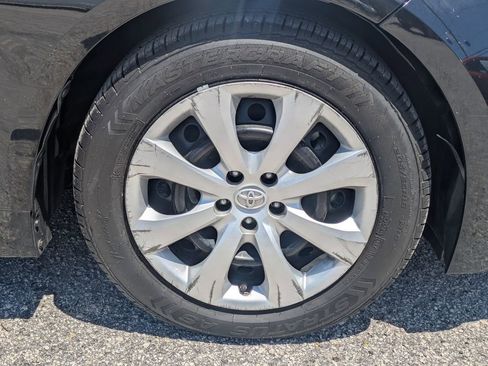 Used 2020 Toyota Corolla LE image 11