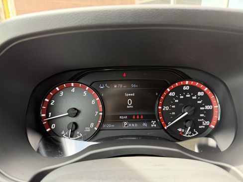 Used 2025 Nissan Frontier PRO-4X w/ Pro Convenience Package AWD/4WD image 17