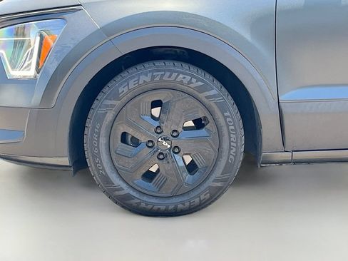 Used 2023 Kia Niro EX FWD image 31