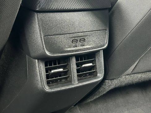 Used 2025 Chevrolet Equinox LT FWD image 21