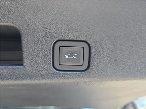 Used 2025 Buick Enclave Sport Touring w/ Power Package FWD image 14
