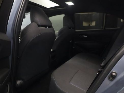 Used 2022 Toyota Corolla SE w/ SE Premium Package image 17