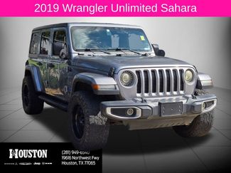 Used 2019 Jeep Wrangler Unlimited Sahara AWD/4WD video 1
