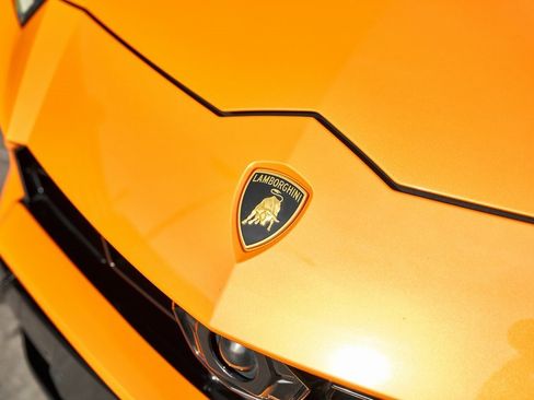 Used 2022 Lamborghini Urus image 7