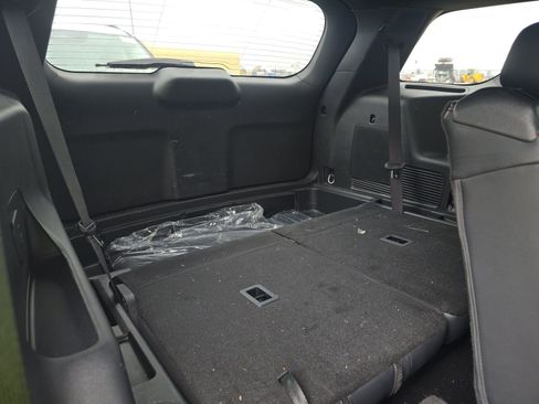 Used 2025 Ford Explorer ST-Line w/ ST-Line Street Pack image 19