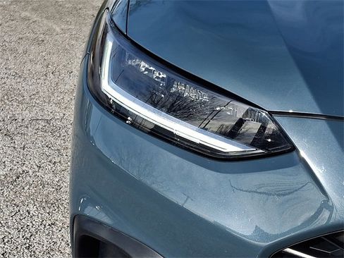 Used 2023 Honda HR-V LX image 9