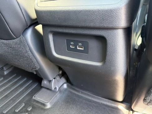 Used 2022 Nissan Pathfinder SL w/ SL Premium Package FWD image 28