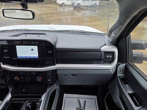 Used 2023 Ford F250 XLT w/ FX4 Off-Road Package image 17