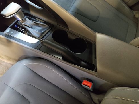 Used 2023 Hyundai Elantra SEL w/ Preferred Accessory Package image 26