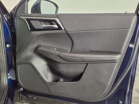 New 2025 Mitsubishi Outlander SE image 8