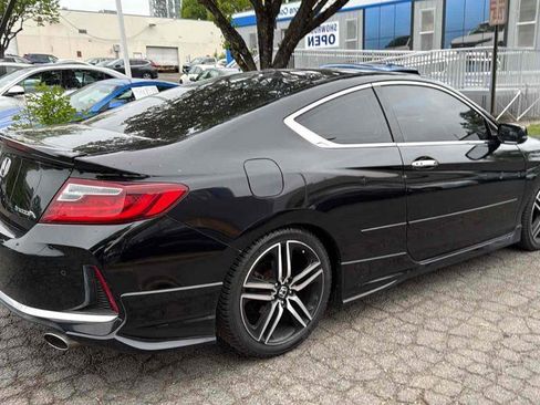 Used 2016 Honda Accord Touring image 3