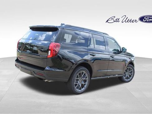 New 2027 Ford Expedition Platinum w/ Stealth Appearance Package AWD/4WD image 3