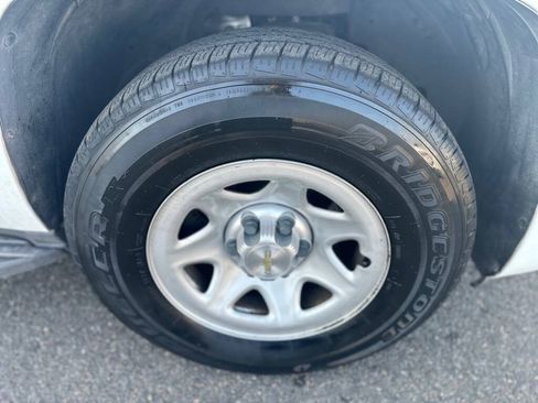 Used 2007 GMC Yukon SLT w/ SLT Preferred Equipment Group RWD image 29
