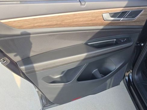 Used 2025 Volkswagen Atlas SEL Premium R-Line image 22