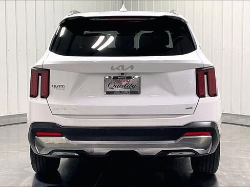 Used 2024 Kia Sorento S w/ Panoramic Sunroof Package AWD/4WD image 4