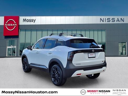 New 2026 Nissan Kicks SR image 7