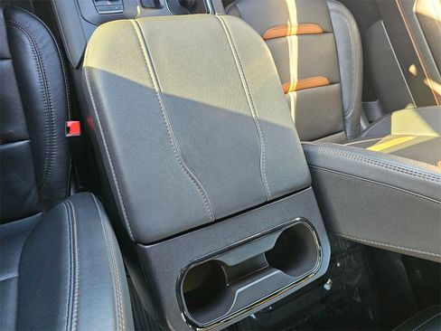 Used 2024 GMC Sierra 1500 AT4 w/ Technology Package image 24