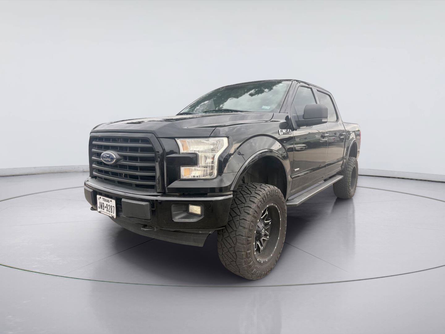 Used 2017 Ford F150 XLT w/ Equipment Group 302A Luxury AWD/4WD image 8