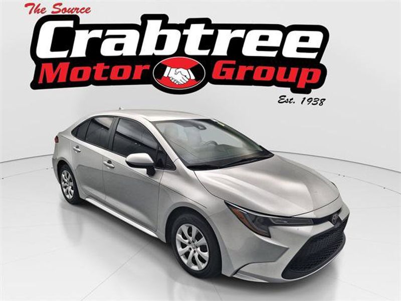 Certified 2022 Toyota Corolla LE image 1