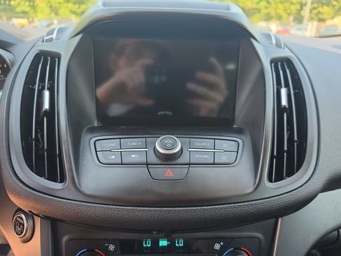 Used 2019 Ford Escape SEL FWD image 18