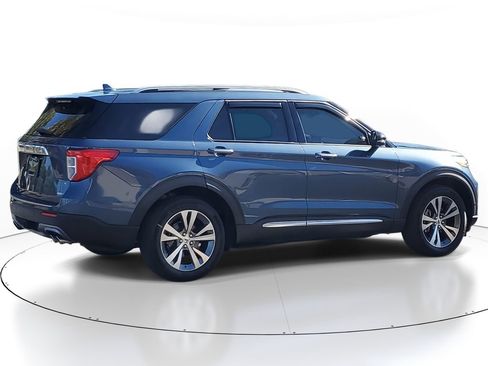 Used 2020 Ford Explorer Platinum w/ Premium Technology Package image 3