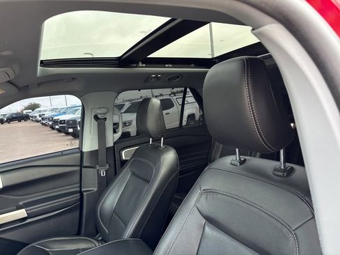 Used 2022 Ford Explorer Limited w/ Equipment Group 301A image 21
